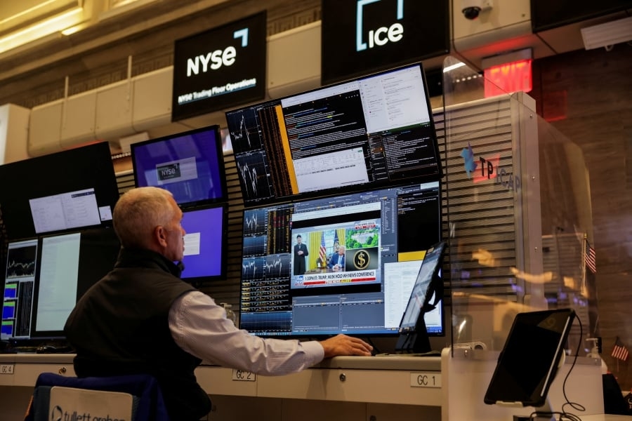 Global stocks mostly rise on trade deal hopes while Tesla plummets