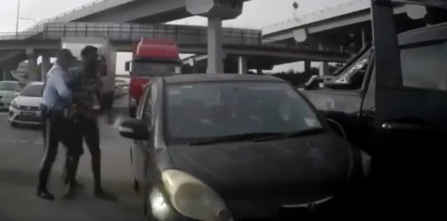 Klang road rage: Hilux driver released after arrest, says he was rushing to injured mum