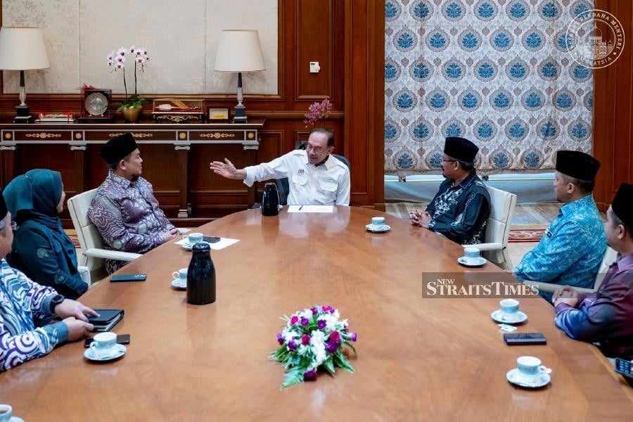 Anwar: Fatwa institutions must act collectively, guided by experts