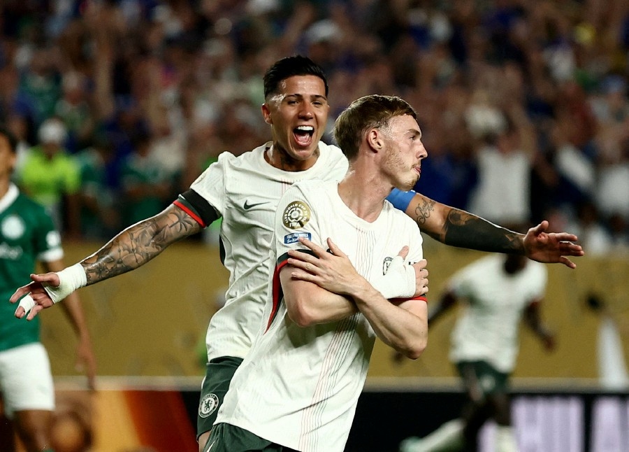 Chelsea edge Palmeiras to reach Club World Cup semis