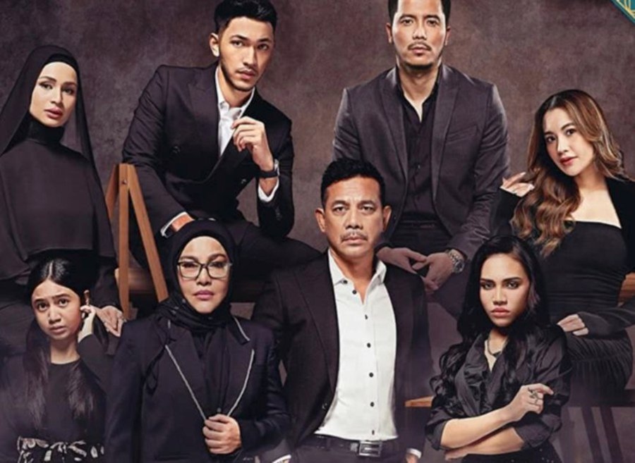 #SHOWBIZ: Umie Aida apologises to Rosyam Nor for kicking him in the face