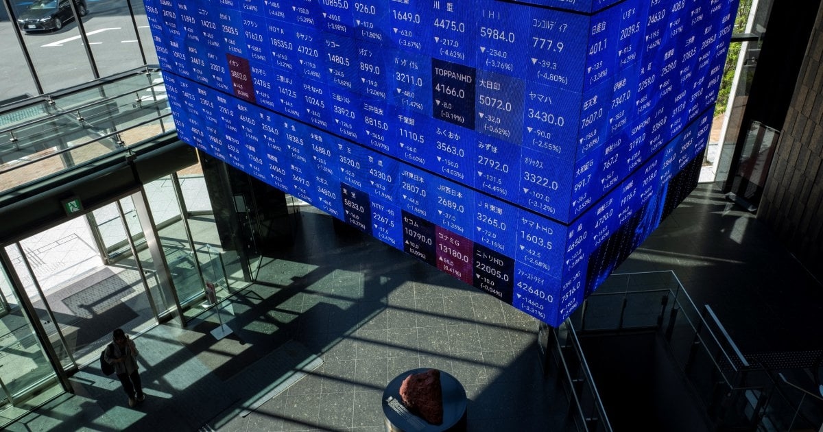 Stocks waver, dollar in doldrums as Trump's tariff deadline looms