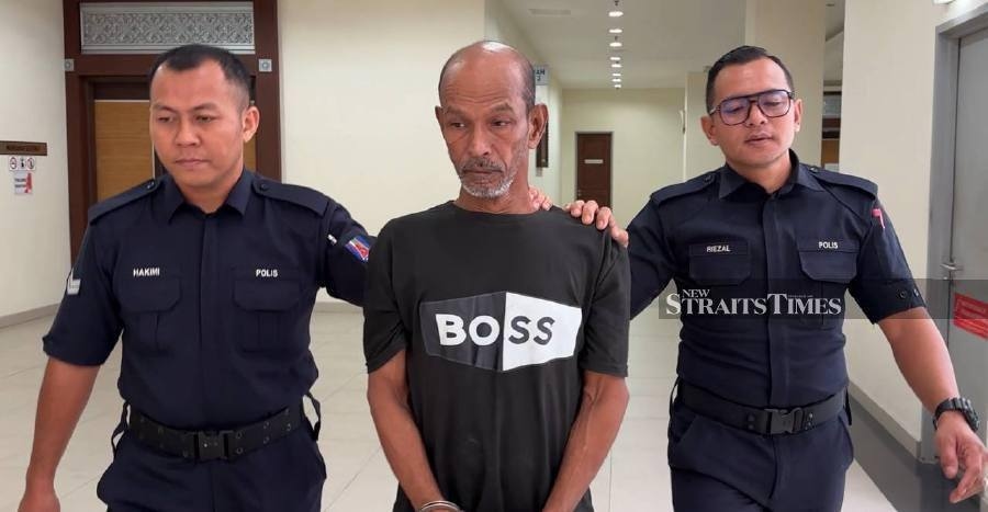 Bangladeshi man claims trial to molesting 2 girls at Kluang supermarket