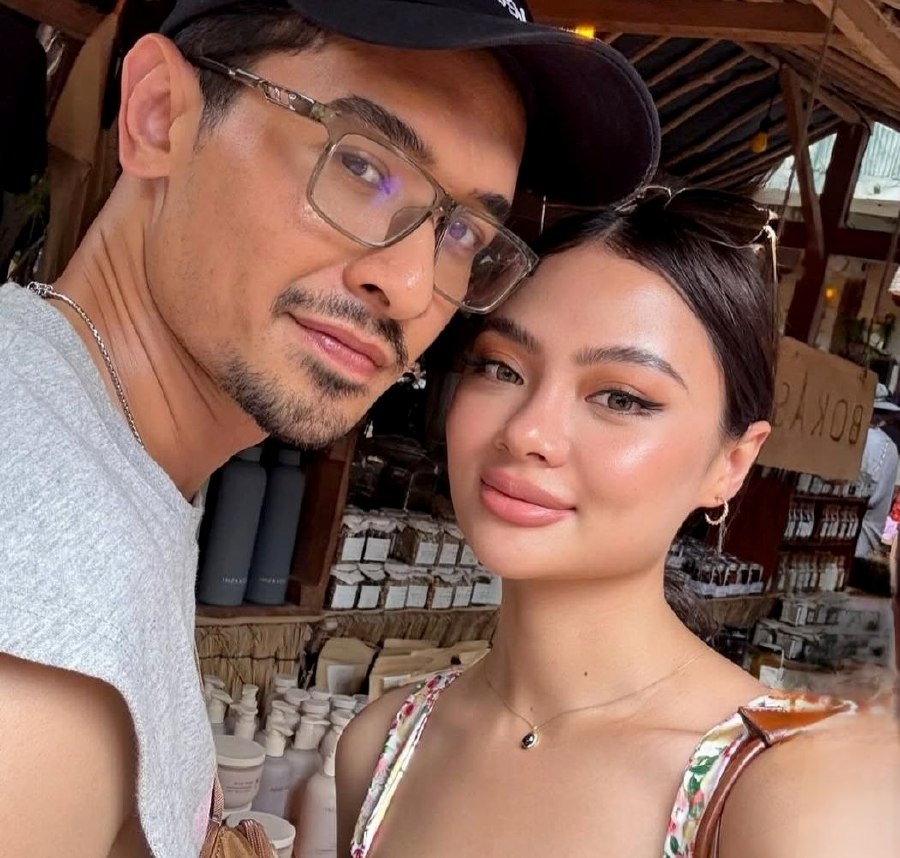 #SHOWBIZ: Nazrief Nazri urges respect, rationality in comments on wife's attire
