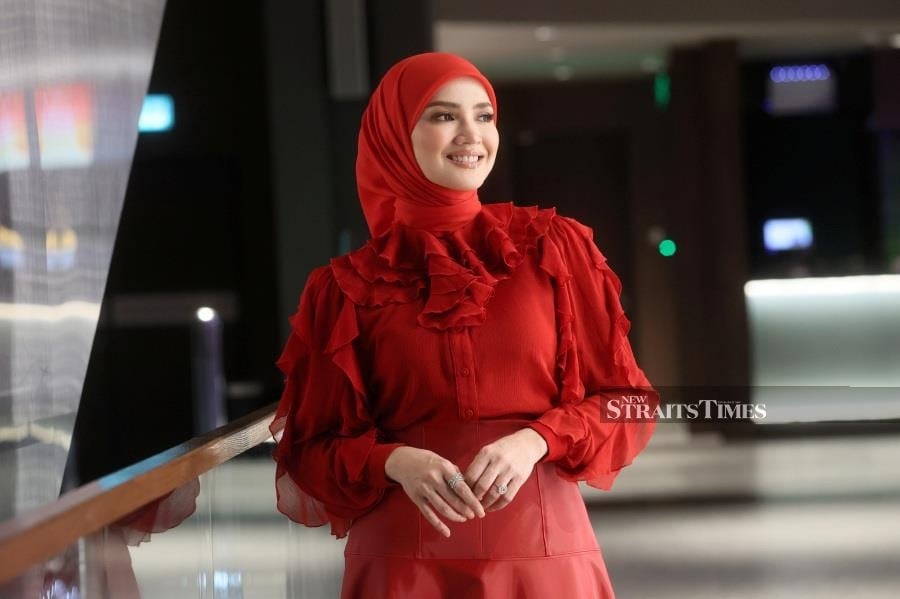 #SHOWBIZ: Fazura in no hurry to find new hubby