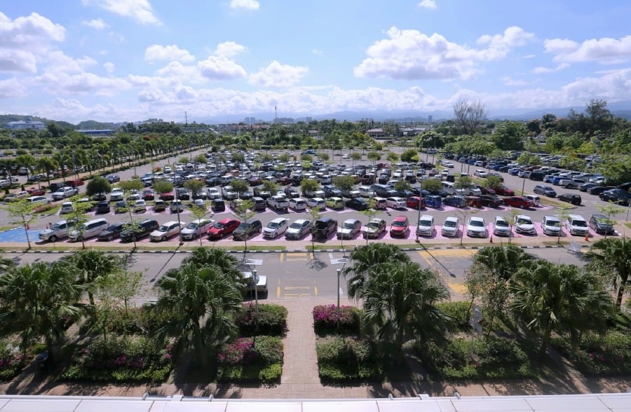 Smart parking system adoption by Johor councils records positive results