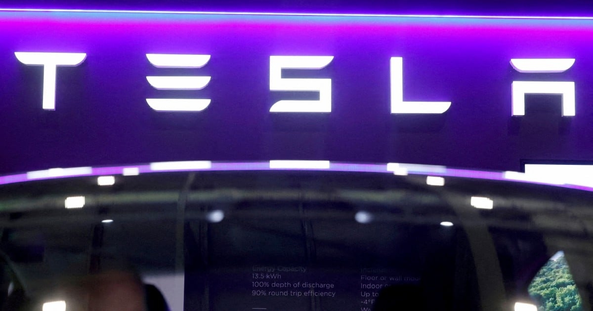 Tesla enters deal with Samsung