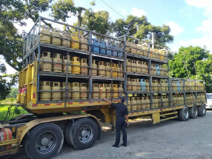 Unlicensed LPG wholesaler raided, RM621,887 in goods seized