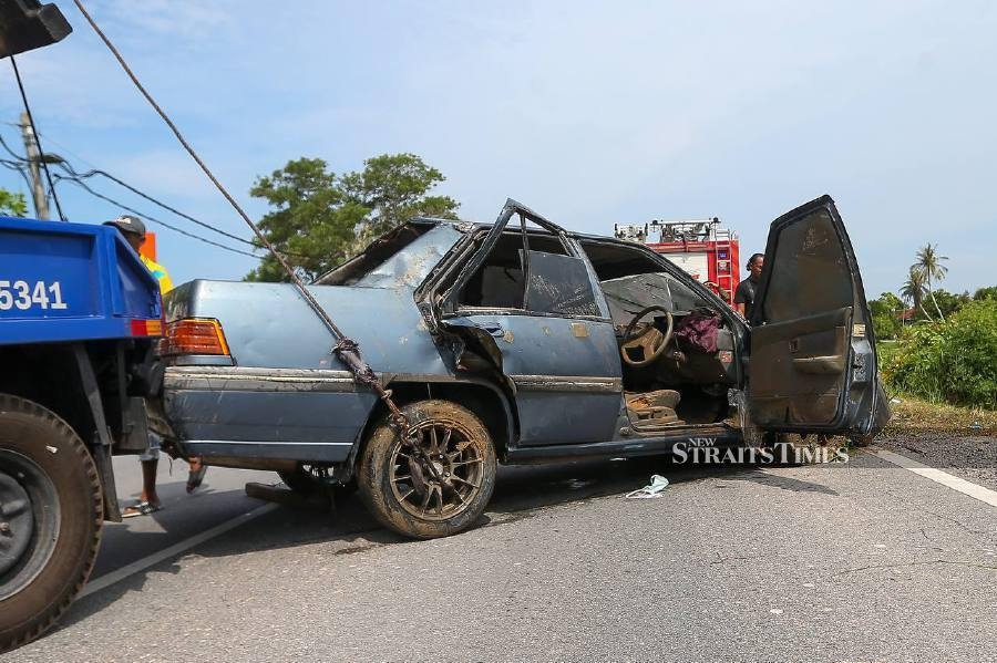 Post-mortem underway for family of six found in sunken car