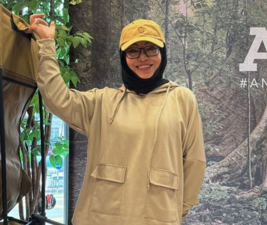 #SHOWBIZ: Umie Aida fined over RM1k by New Zealand authorities for undeclared apple