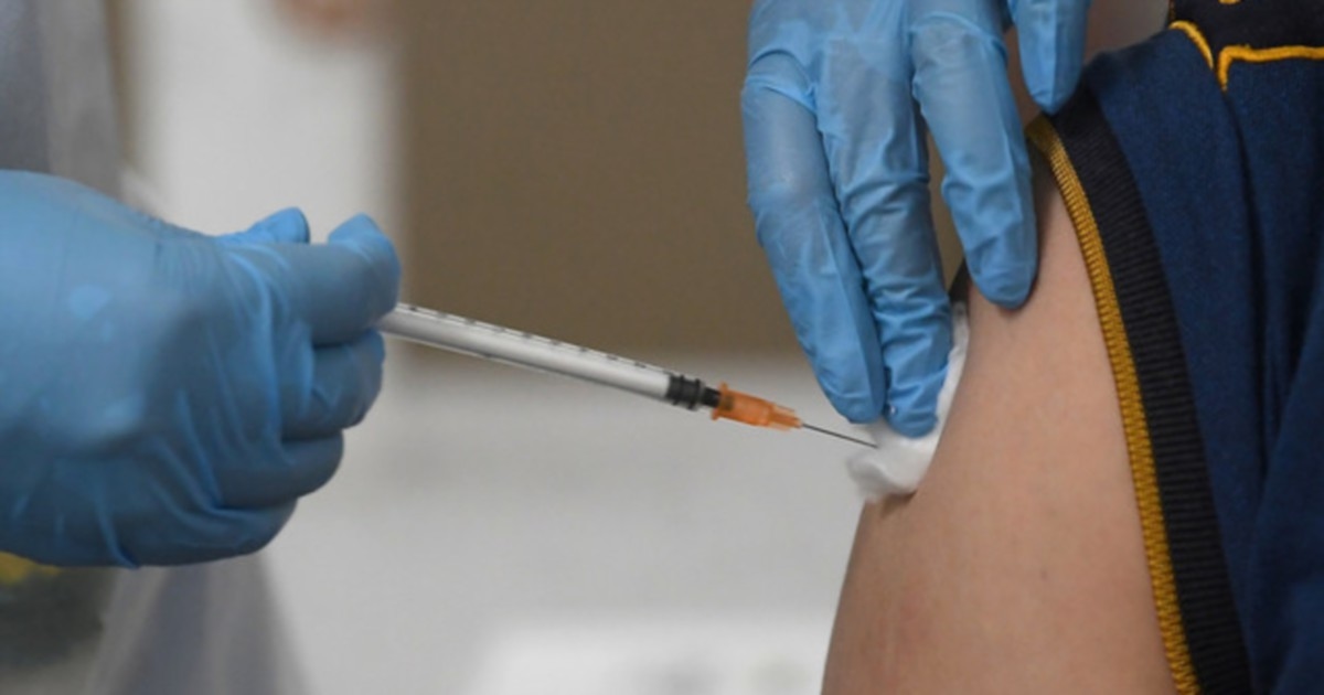 Medical groups sue US health secretary over Covid-19 vaccine change