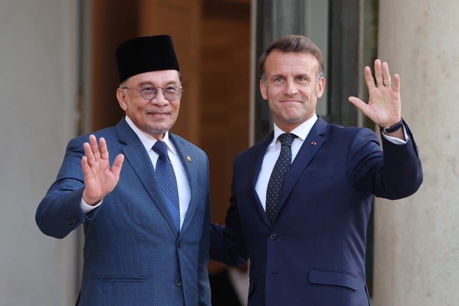 Macron announces 'historic' Airbus-Malaysia Airlines deal