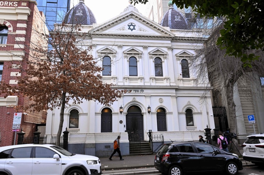 Man charged with setting fire to synagogue in Australia