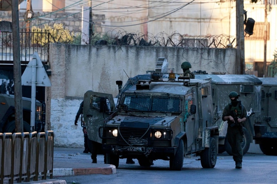 Six Israelis detained for attacking soldiers in West Bank