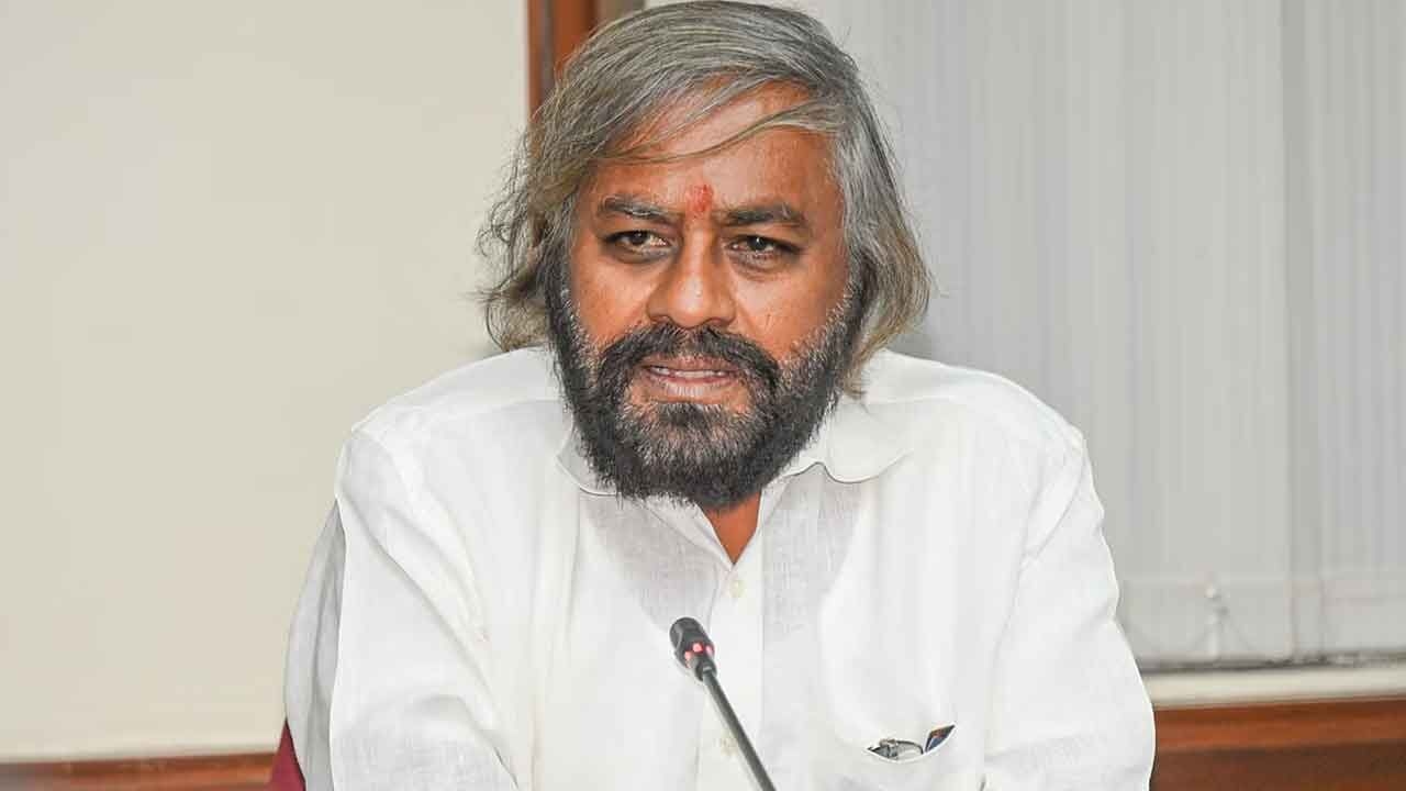 Strict action if negligence found in tiger deaths: Forest Minister