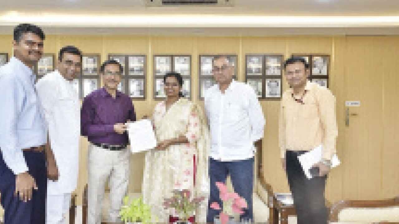 Don't undermine importance of Kazipet junction: kavya