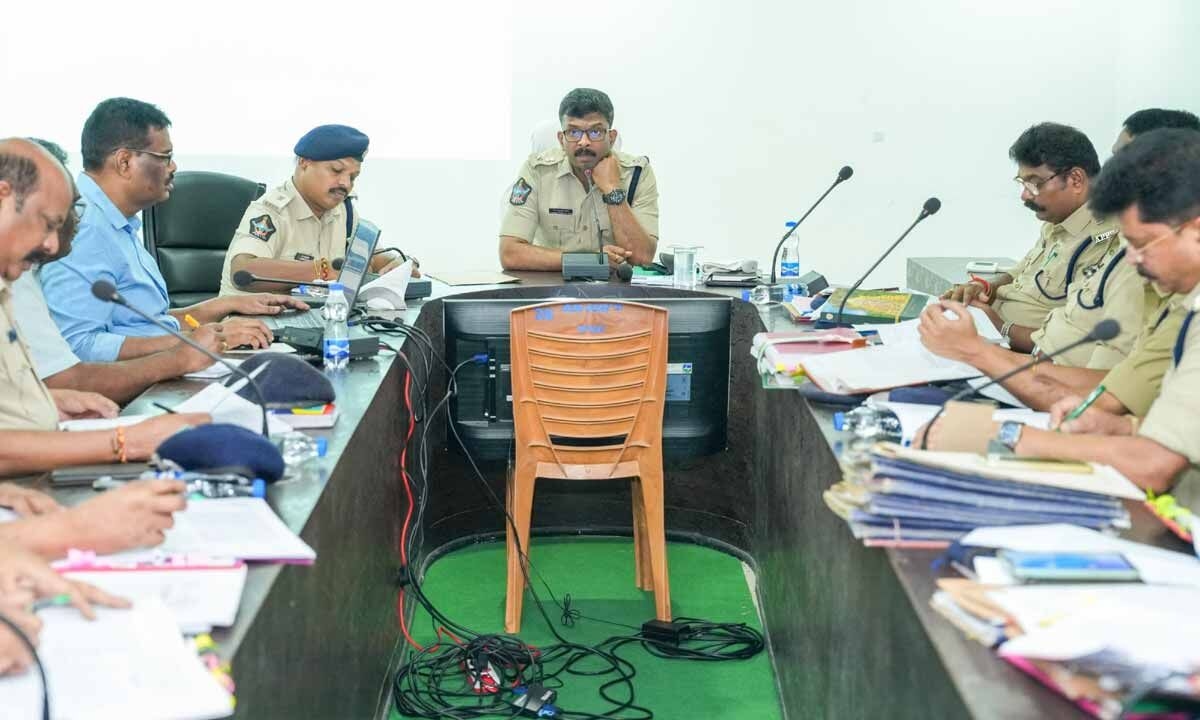 Clear long pending grave cases immediately: SP Raju