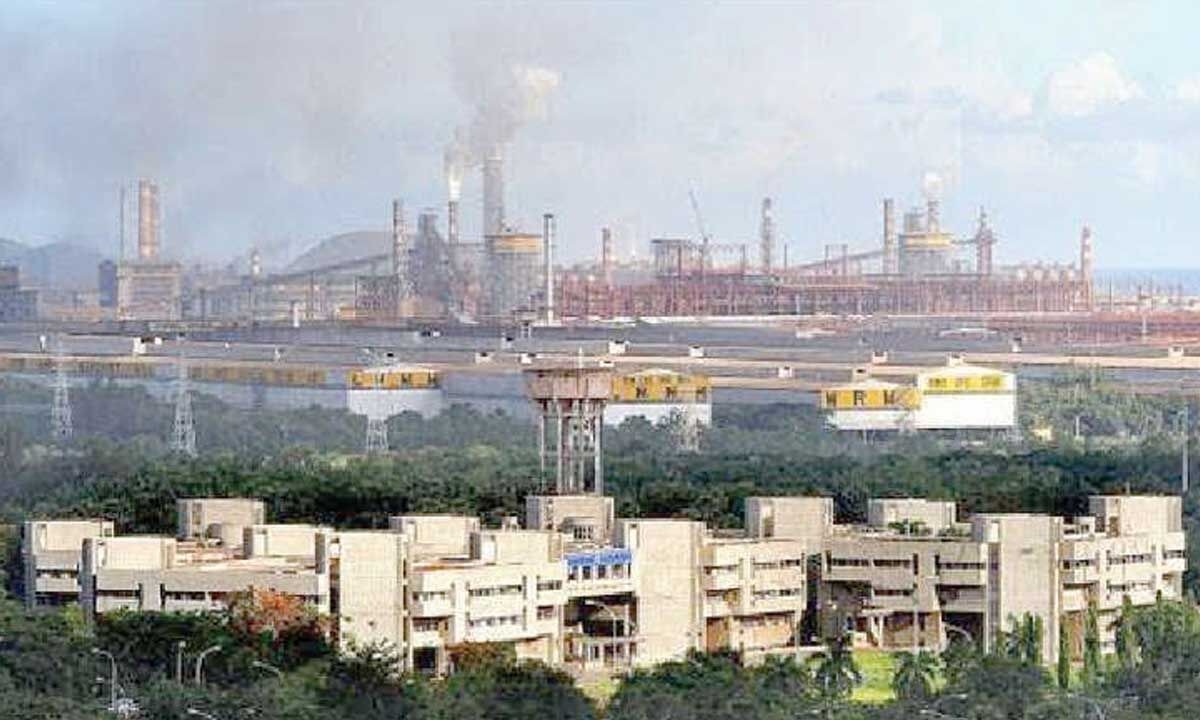 HRF demands reinstating VSP's terminated contract workers