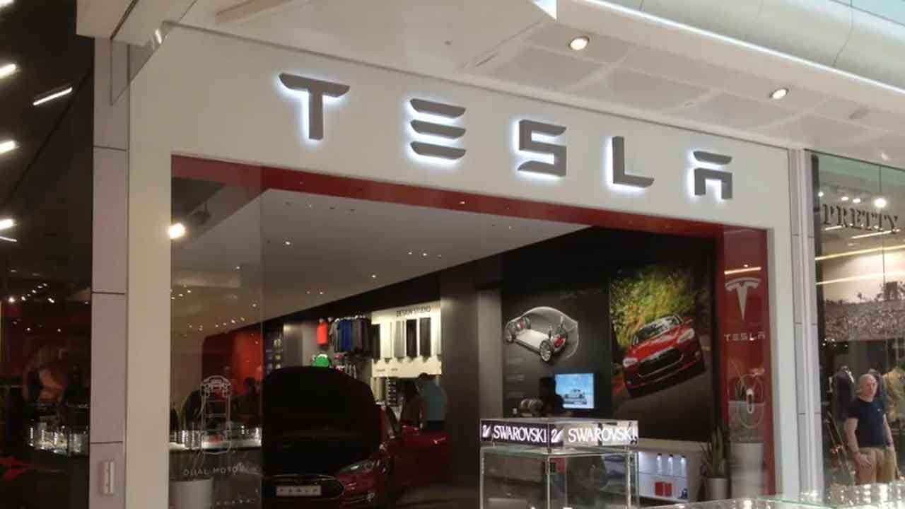Tesla Adds iPhone Lock Screen Charging Updates and Child Detection Feature