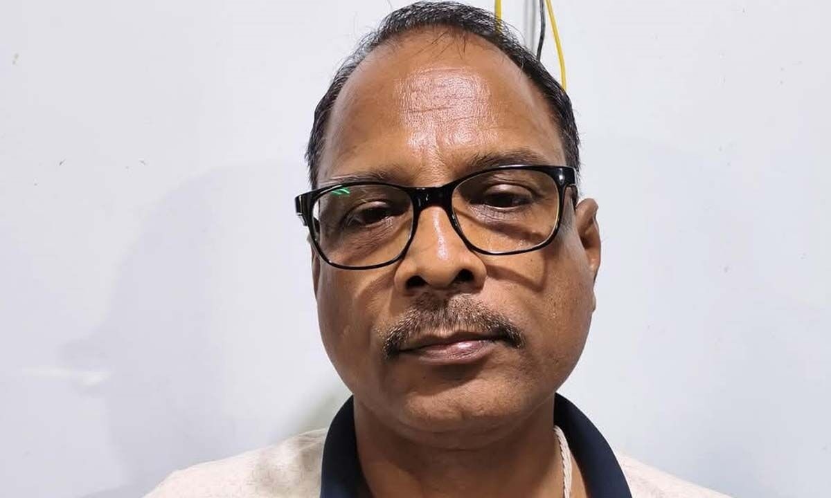 ‘Crorepati' engineer held on retirement day