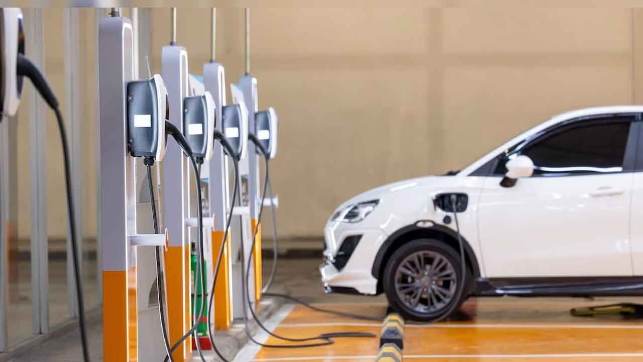 City Unveils Comprehensive EV Policy to Slash Emissions and Modernize Transport