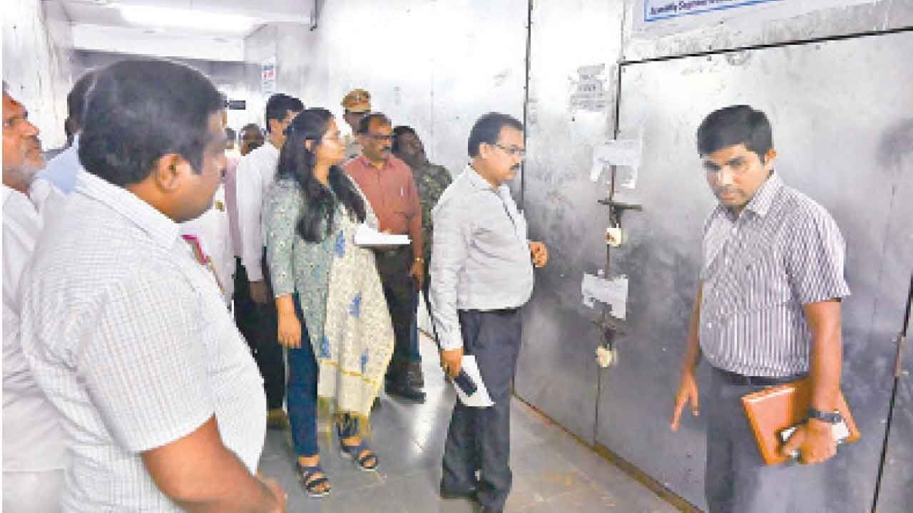 Officials told to ensure safety and security at EVM strong room