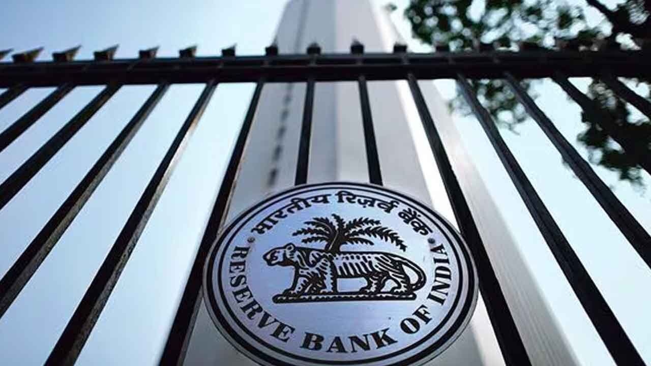 Policymakers need to be vigilant of evolving global crude price dynamics impact: RBI