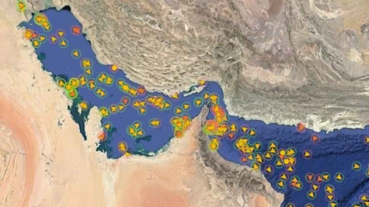 Tankers U-turn, zig-zag, pause around Hormuz