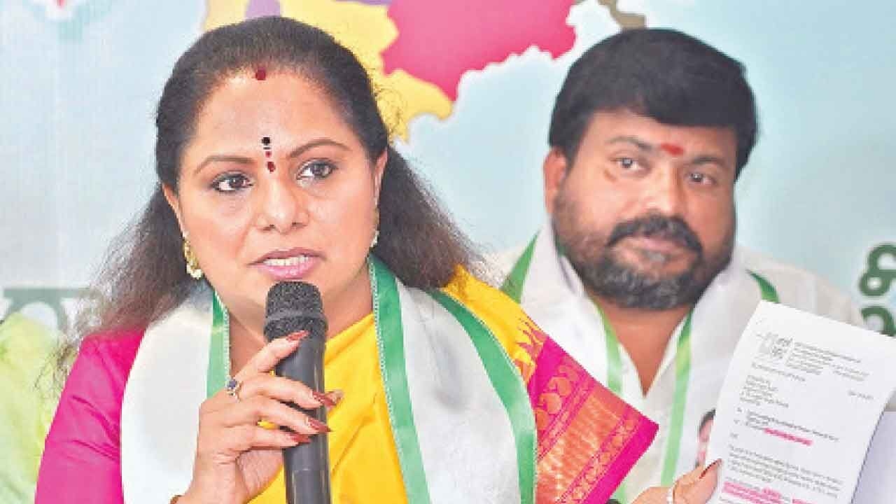 Kavitha demands govt to release white paper on debts
