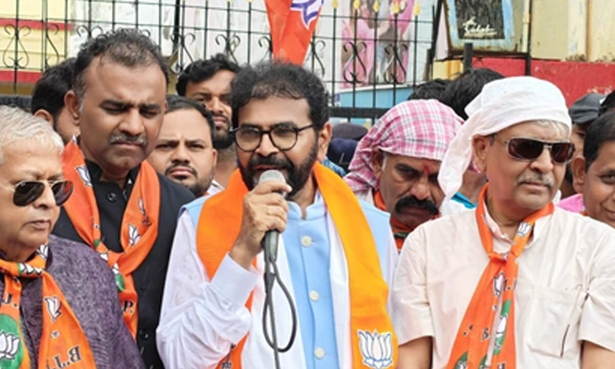 Cong govt trying to grab land valued at Rs 7,000 cr by evicting Dalits: K'taka BJP