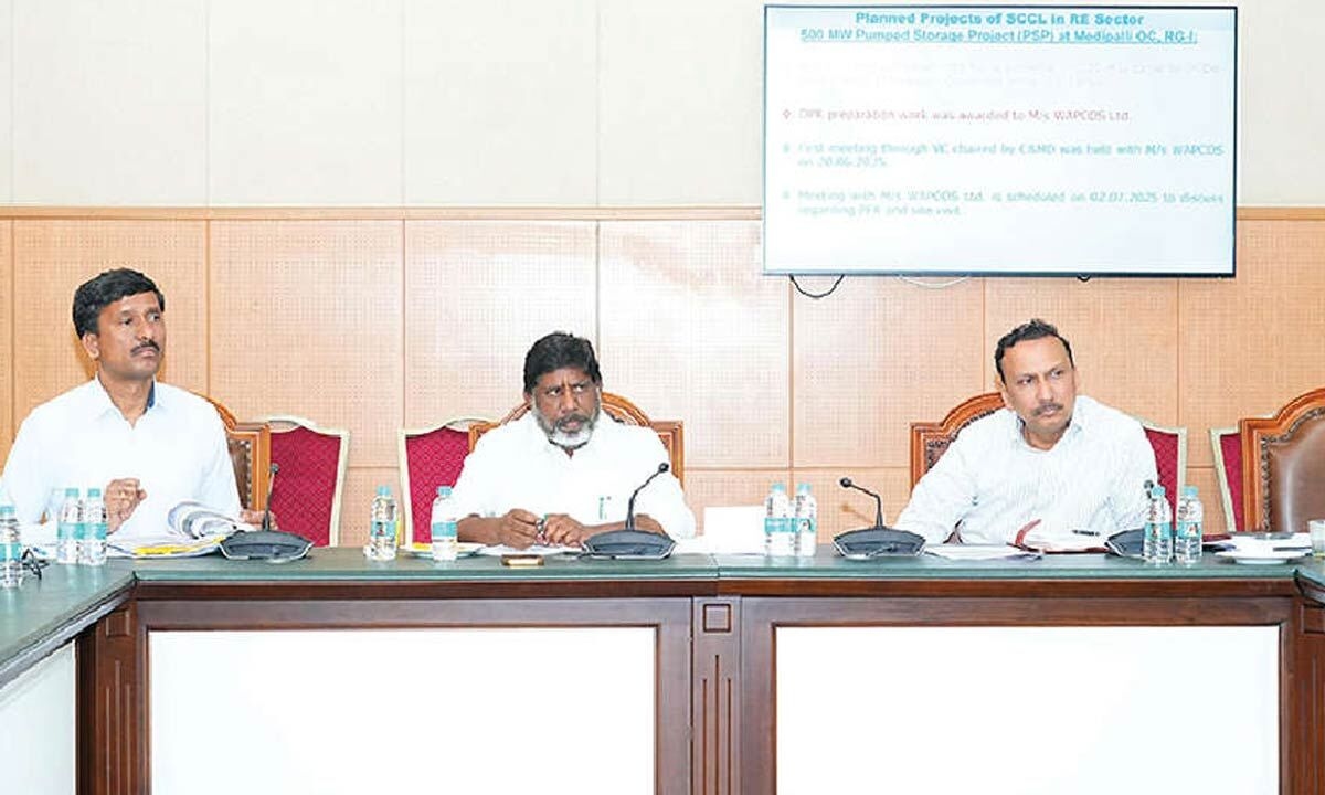 Speed up Singareni's projects: Bhatti