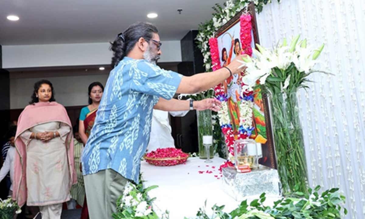 Jharkhand CM pays tribute to Hool Kranti martyrs; calls it a day of resolution, identity