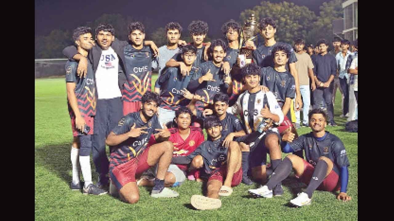 Excellencia wins Varsity Football Championship