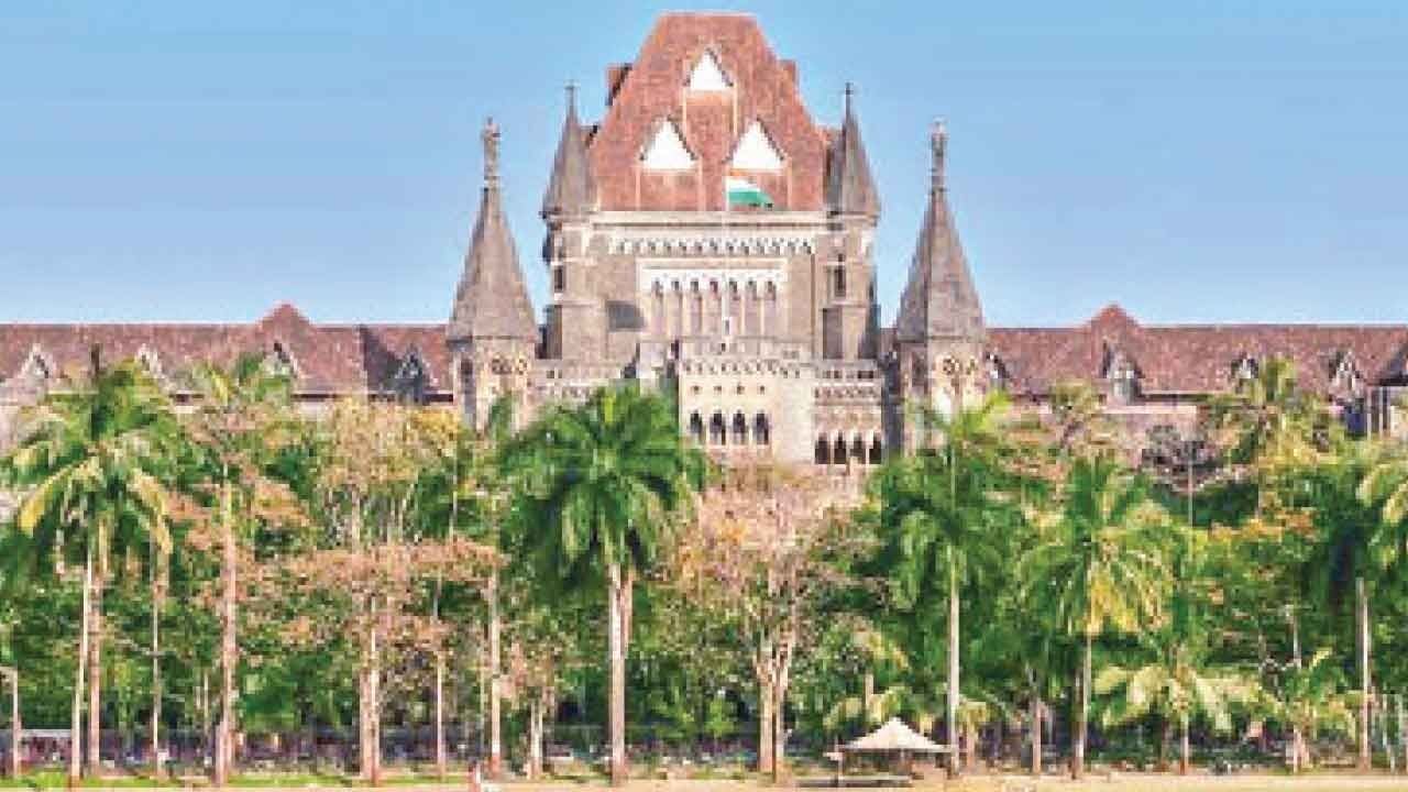 Saying 'I love you' is not sexual intent, says Bombay HC