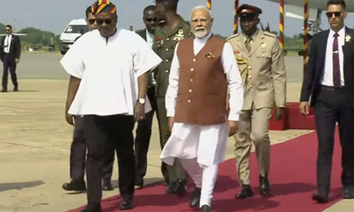 PM Modi begins landmark visit to Ghana, receives warm welcome from President Mahama at airport