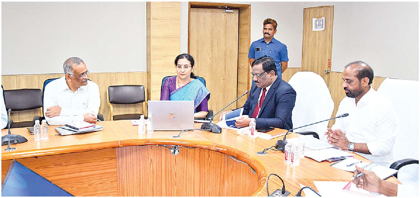 Health min to form panel to strengthen med education