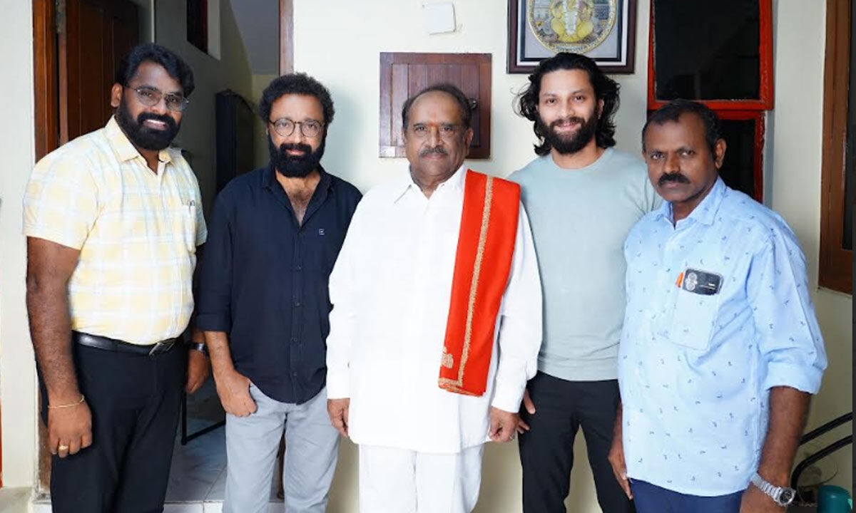 Paruchuri Gopalakrishna releases ‘Idemi Raajyam' from ‘Police Vaari Heccharika'