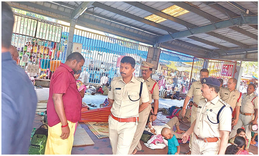 SP conducts surprise inspection in Tirumala