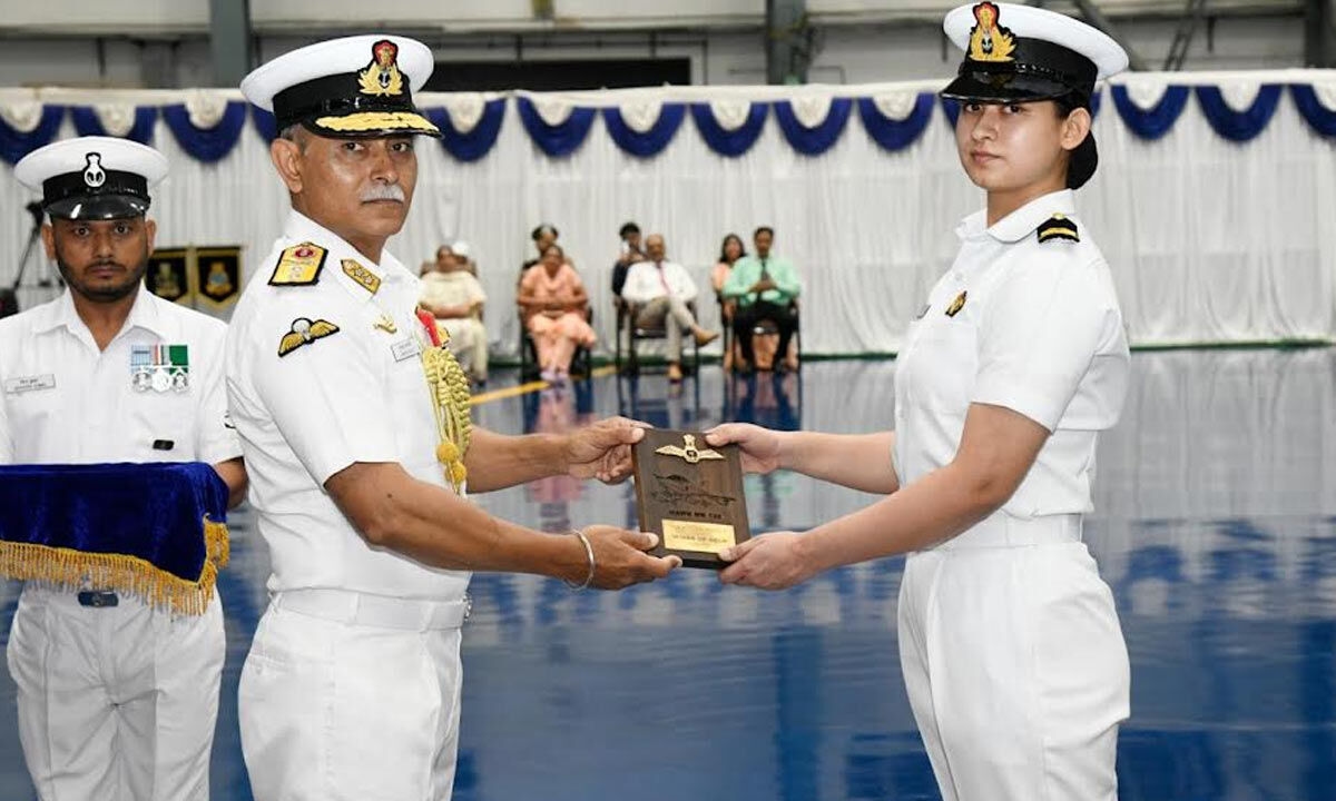 Sub Lieutenant Aastha Poonia becomes first woman fighter pilot in IN