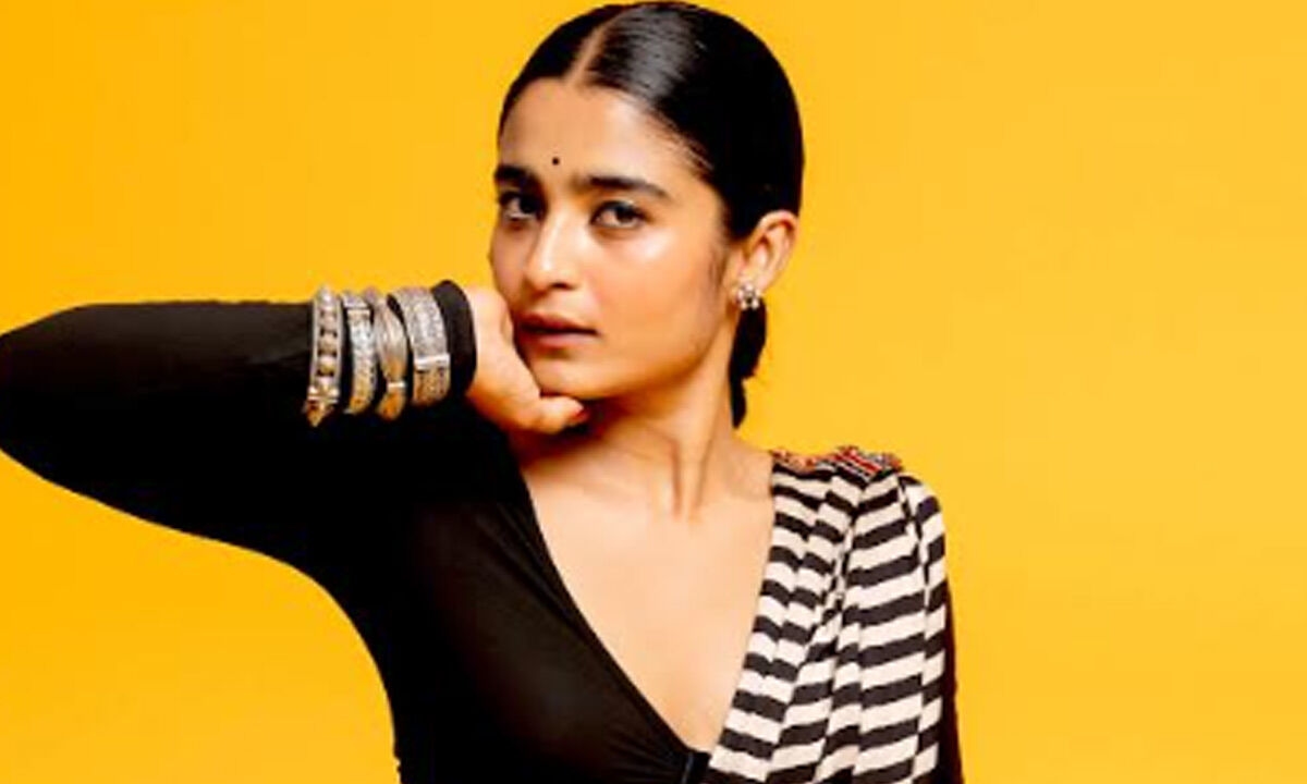Chaithra J Achar strikes with fusion saree look