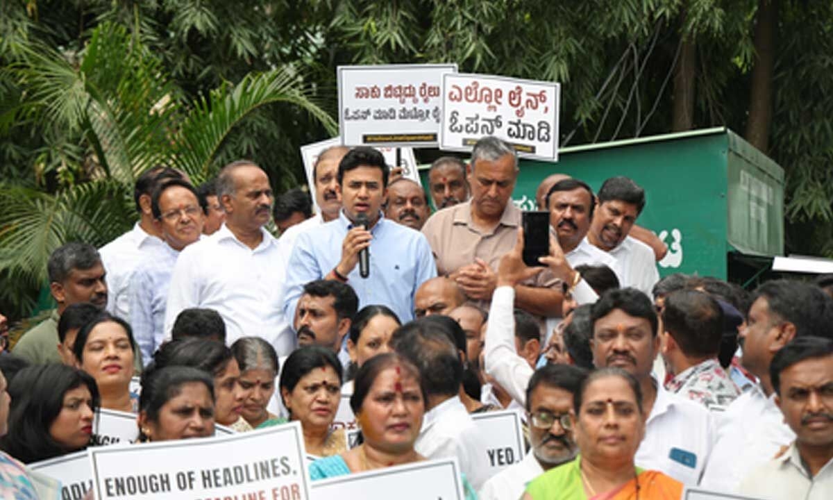 Tejasvi Surya leads protest demanding completion of Yellow Line Metro in Bengaluru