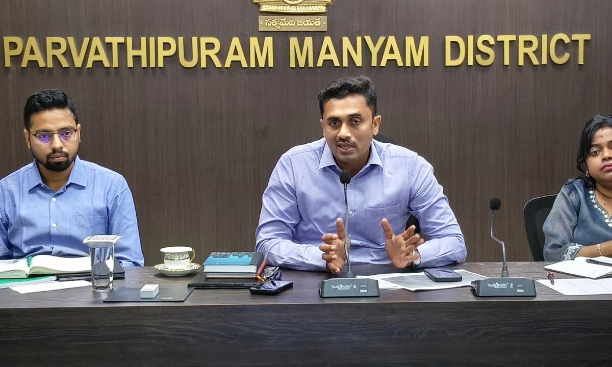 42,817 Banagru Kutumbalu in the dist