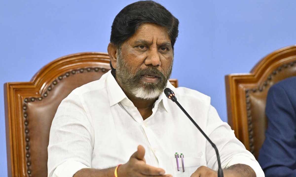 Bhatti takes stock of flood prep in Khammam, Kothagudem districts