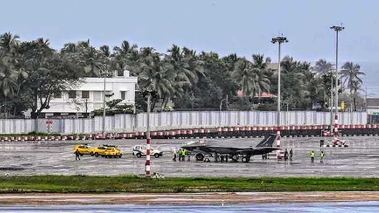 24-member UK expert team in Kerala to inspect grounded British F-35B fighter jet