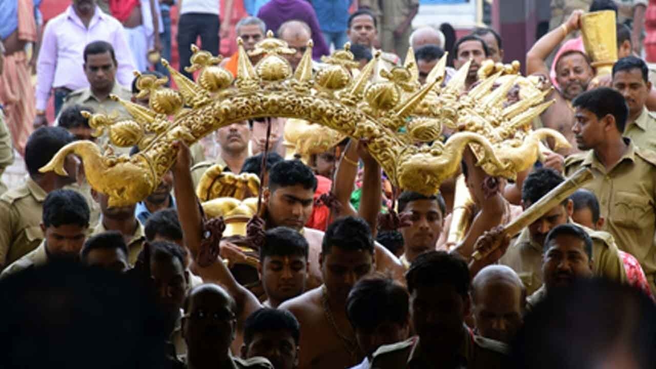 Odisha: Puri witnesses huge influx of devotees on ‘Suna Besha'