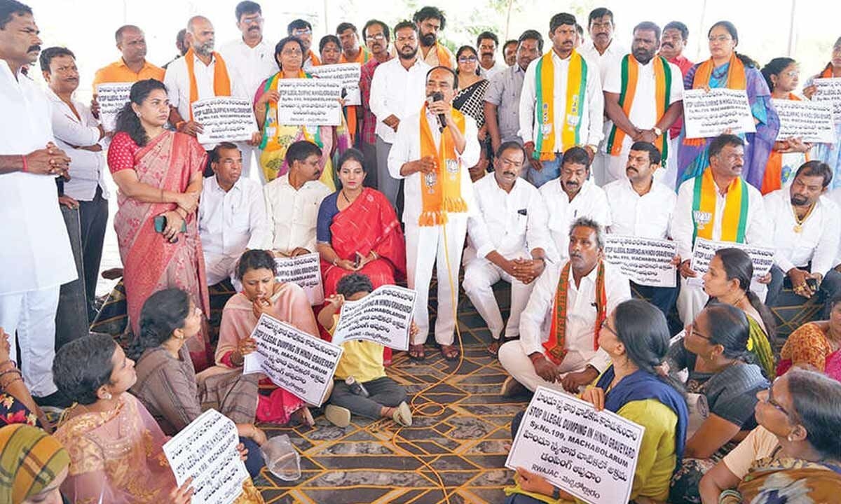 Eatala supports Macha Bollaram residents' protests