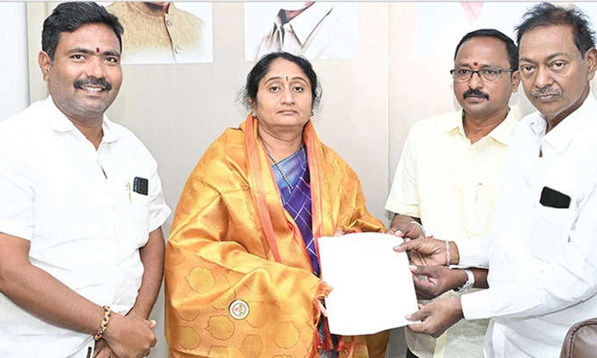 Nagaralu leaders seek BC-D category caste certificates