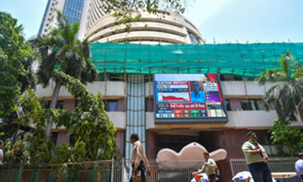 Stock market ends flat as investors await clarity on India-US trade deal