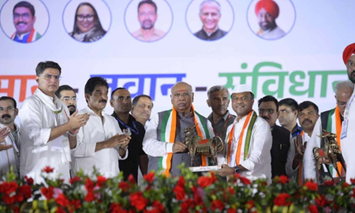 Kharge accuses BJP of betraying Chhattisgarh, says Congress will fight back