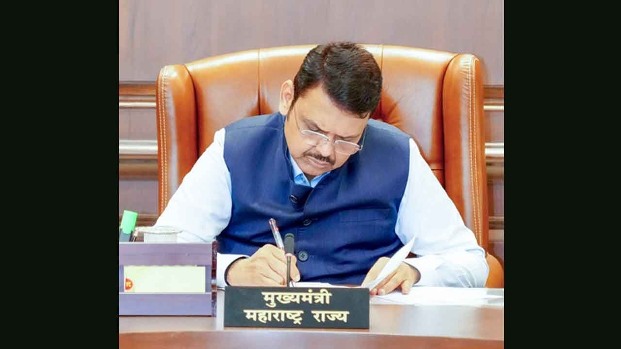 CM Fadnavis orders probe into tender process involving Shiv Sena Minister's son